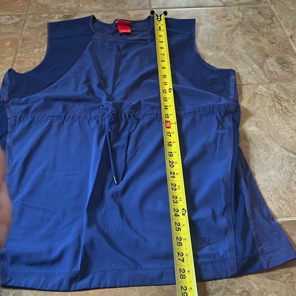 Nike top - Picture 5 of 7